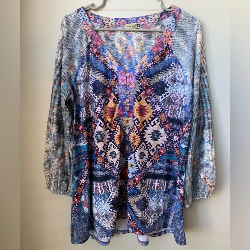 ONE WORLD Women’s Long Elastic Sleeve V-Neck Five Button Tunic